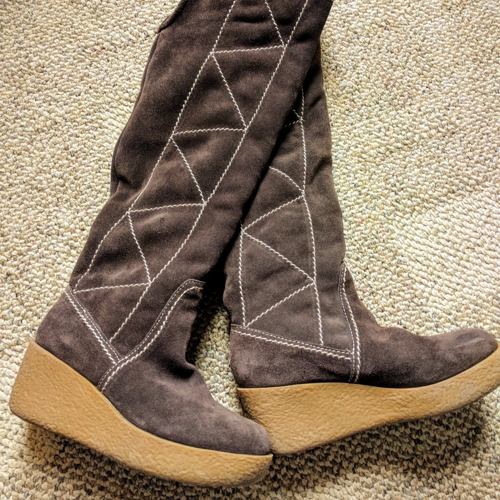 Stylish Brown Suede Wedge Boots